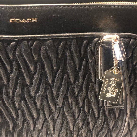 Coach purse - Picture 2 of 7